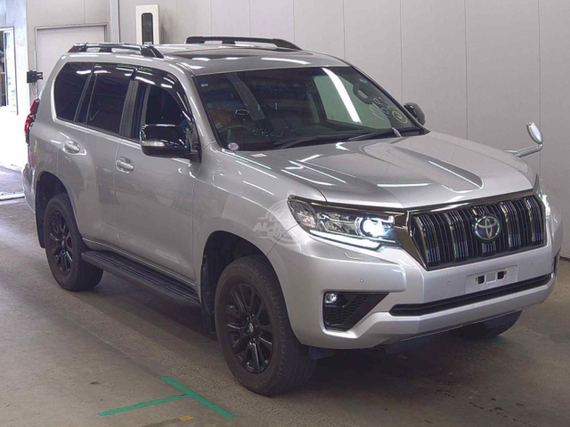 2020 Toyota Prado in silver, photo 1 of 3, for sale in Kenya (Ref T20-17681)