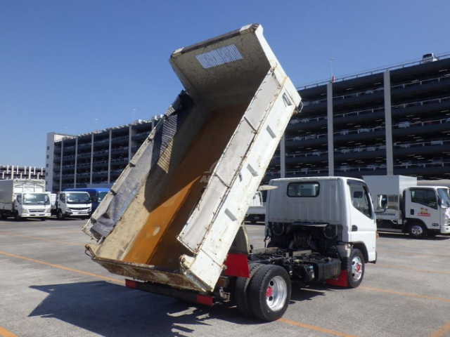 2019 Mitsubishi Fuso Canter in white, photo 3 of 3, for sale in Kenya (Ref M19-80791)