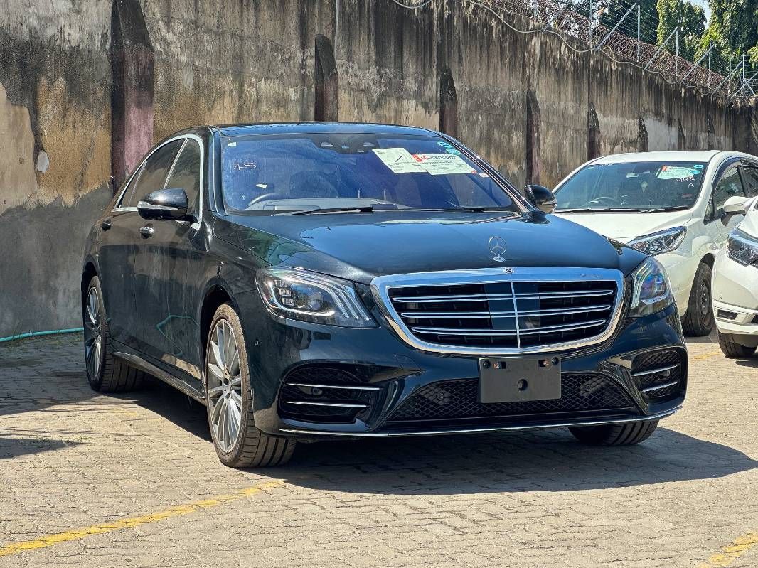 2020 Mercedes-Benz S560 in black, photo 7 of 12, for sale in Kenya (Ref M20-17510)