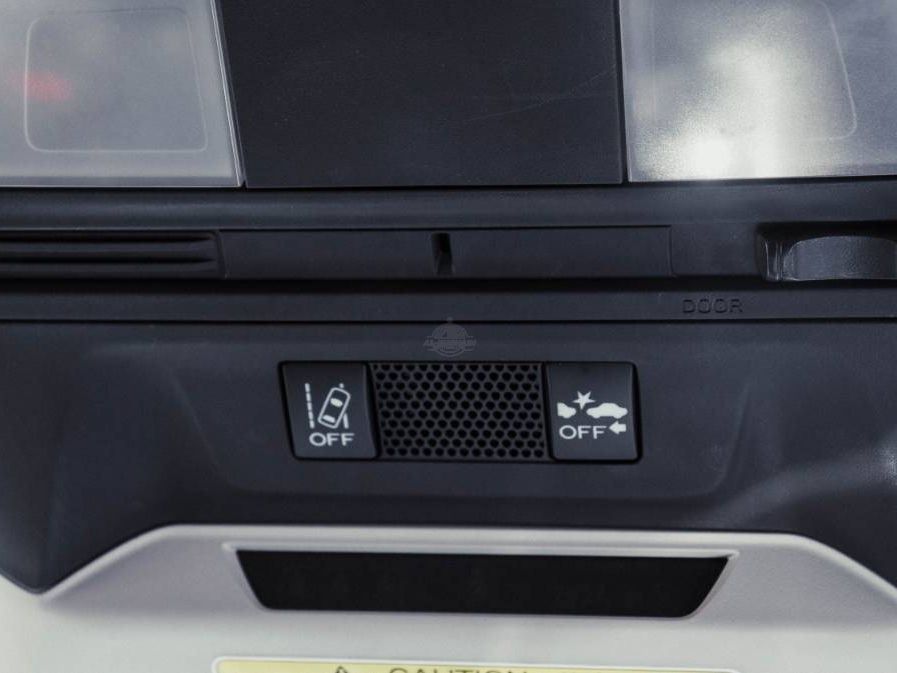 2018 Subaru Impreza in black, photo 12 of 14, for sale in Kenya (Ref S18-71991)