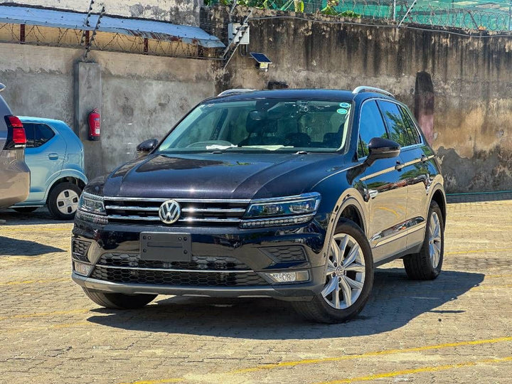 2019 Volkswagen Tiguan in black, photo 1 of 12, for sale in Kenya (Ref V19-40731)
