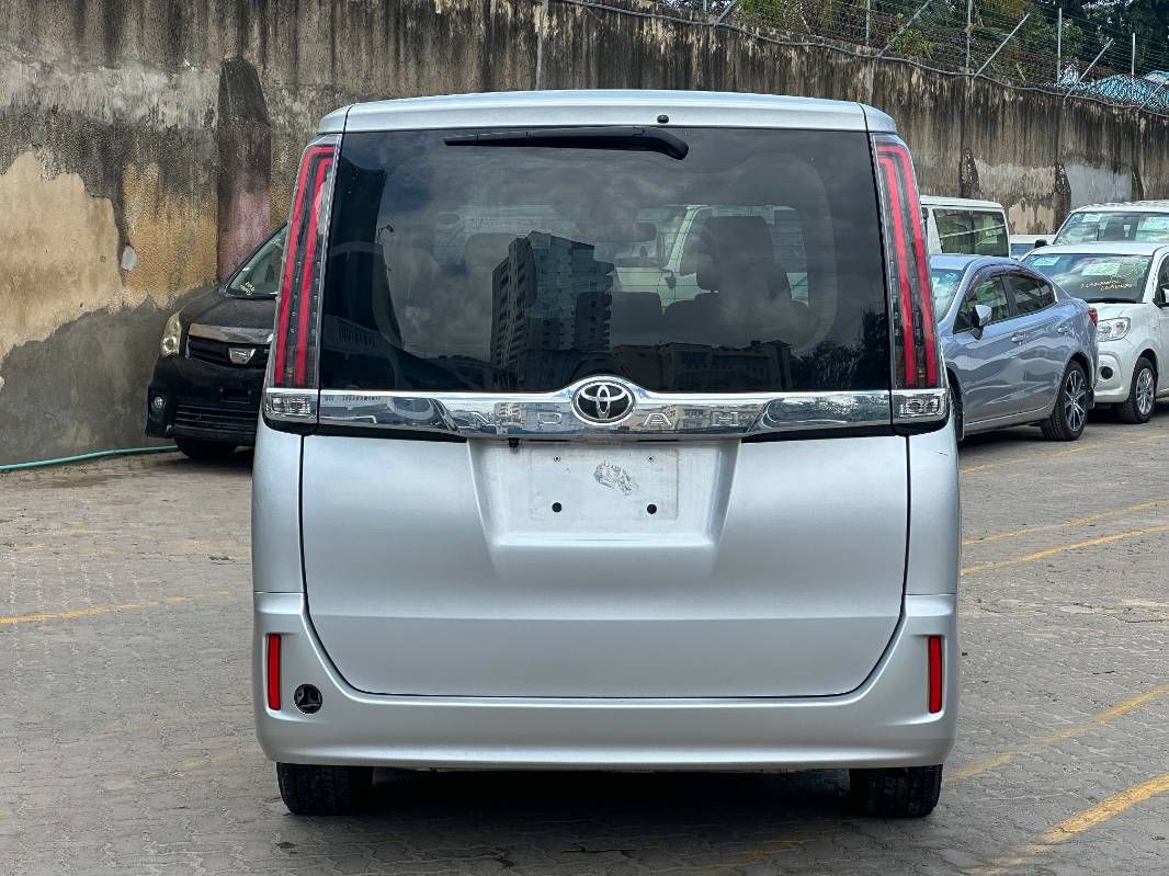 2019 Toyota Noah