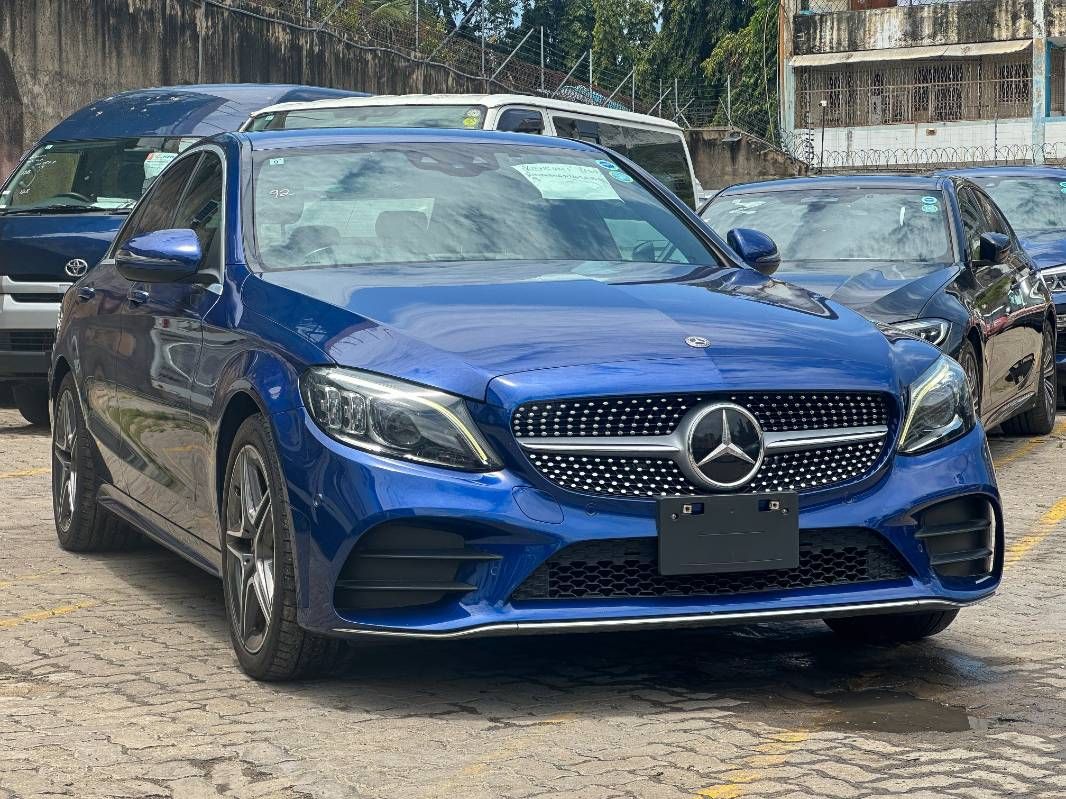 2019 Mercedes-Benz C220 in blue, photo 7 of 12, for sale in Kenya (Ref M19-05819)