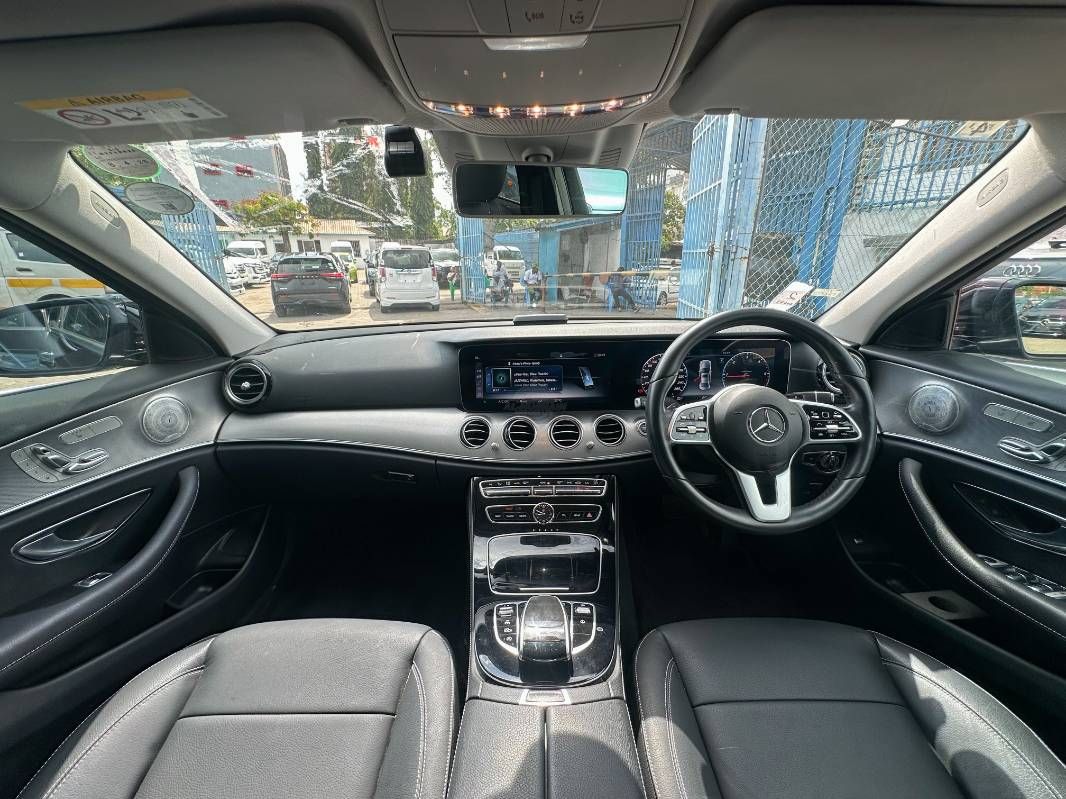2019 Mercedes-Benz E220 in black, photo 8 of 12, for sale in Kenya (Ref M19-80629)