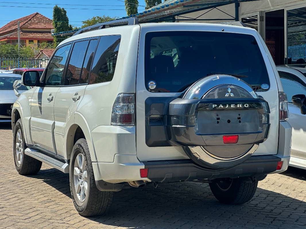 2019 Mitsubishi Pajero