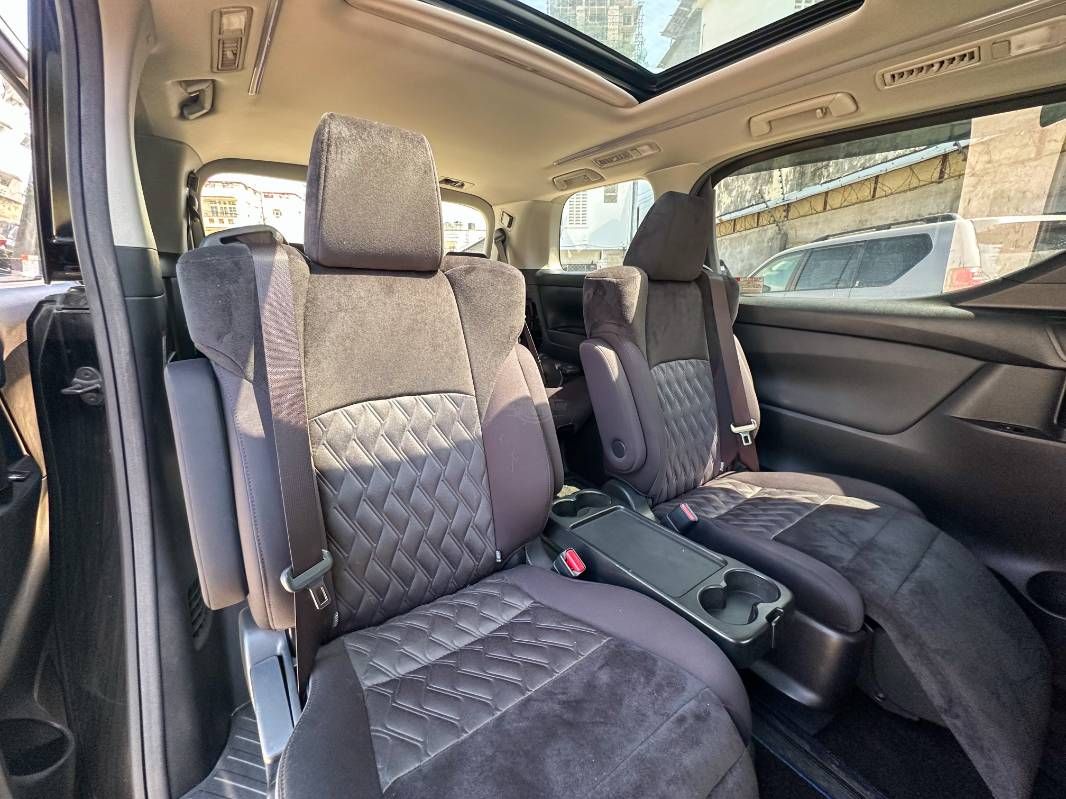 2019 Toyota Alphard in black, photo 12 of 13, for sale in Kenya (Ref T19-78465)
