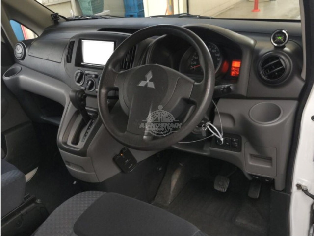 2019 Mitsubishi Delica in white, photo 3 of 4, for sale in Kenya (Ref M19-10019)