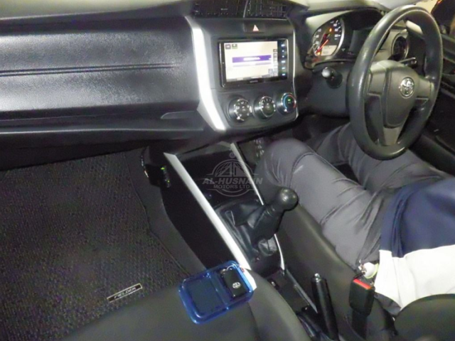 2020 Toyota Fielder in black, photo 2 of 3, for sale in Kenya (Ref T20-30287)
