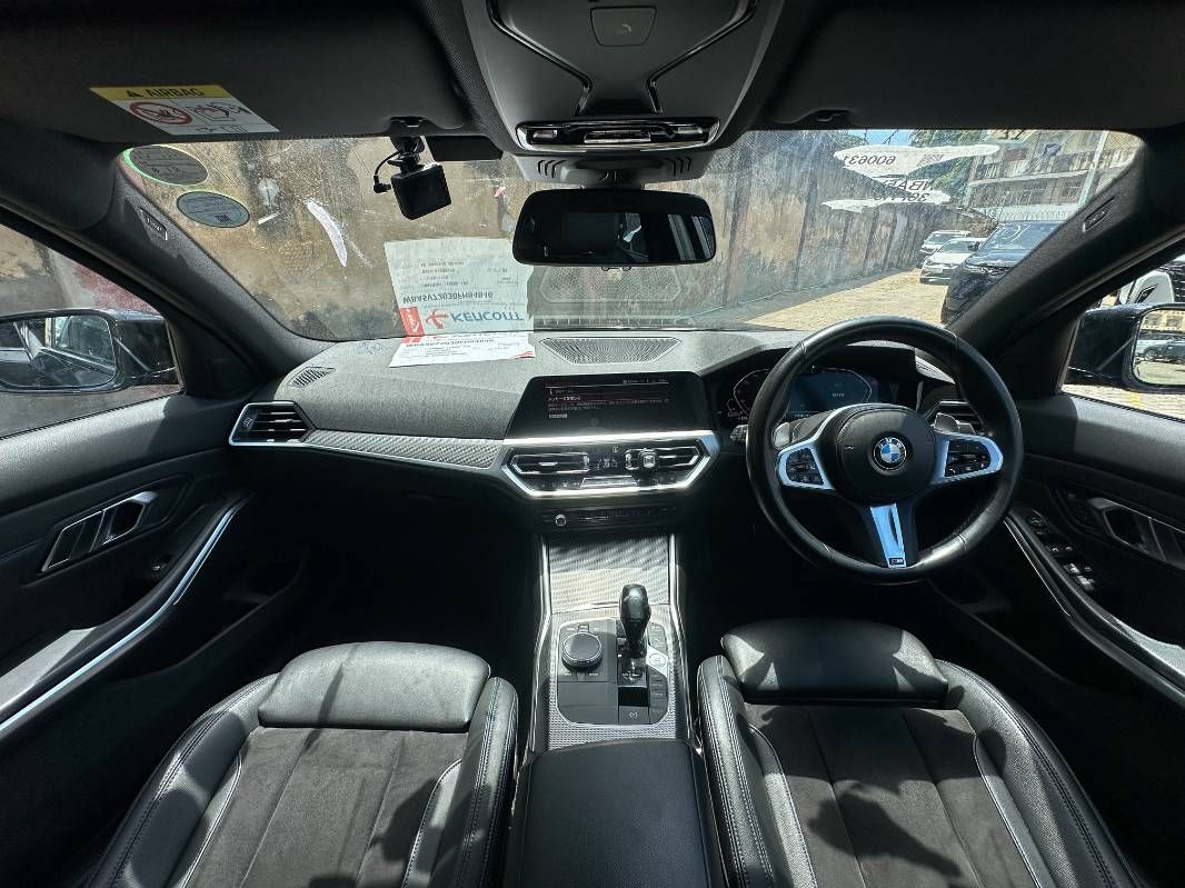 2019 BMW 320