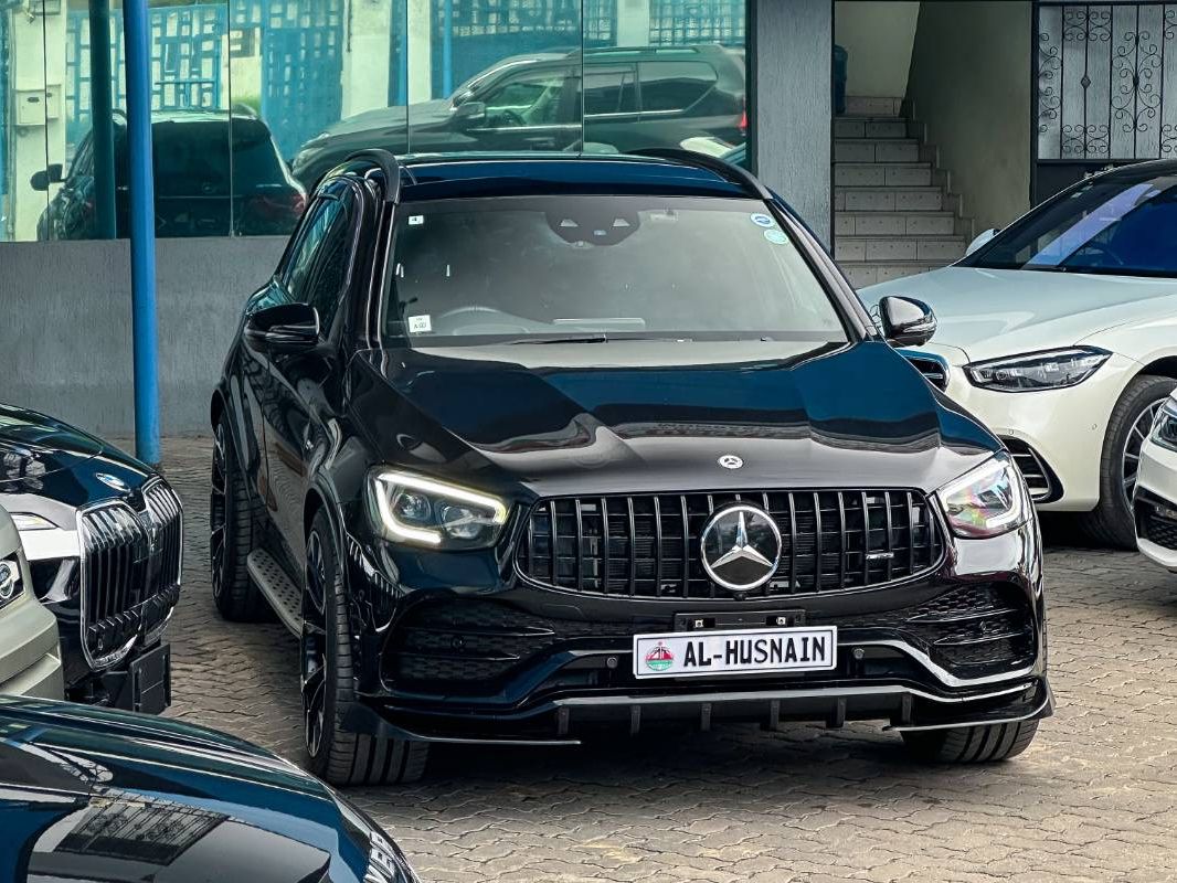 2019 Mercedes-Benz GLC43 in black, photo 7 of 13, for sale in Kenya (Ref M19-47431)