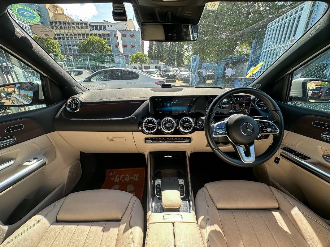 2019 Mercedes-Benz B200 in white, photo 8 of 13, for sale in Kenya (Ref M19-77376)