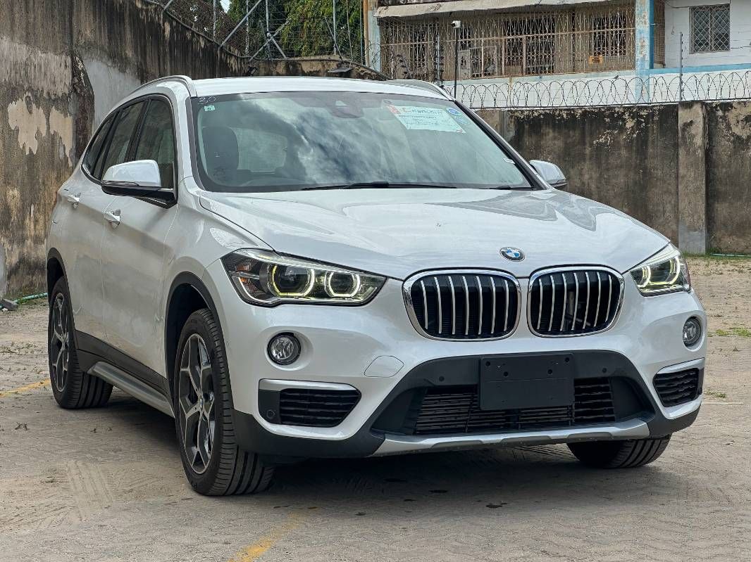 2019 BMW X1 in white, photo 7 of 12, for sale in Kenya (Ref B19-82222)