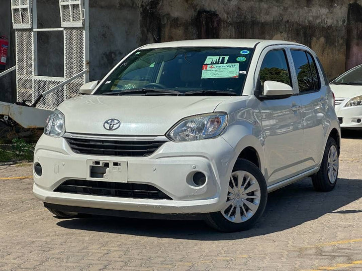 2019 Toyota Passo in pearl, photo 1 of 12, for sale in Kenya (Ref T19-27882)