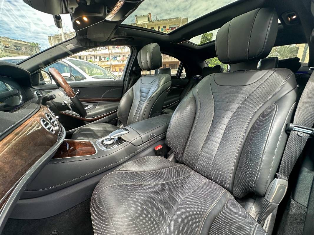 2019 Mercedes-Benz S560 in black, photo 10 of 13, for sale in Kenya (Ref M19-11073)