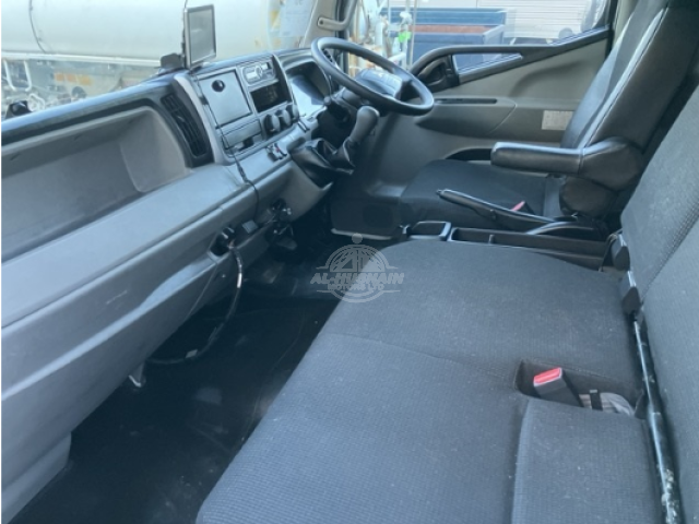 2019 Mitsubishi Fuso Canter in white, photo 3 of 4, for sale in Kenya (Ref M19-62370)