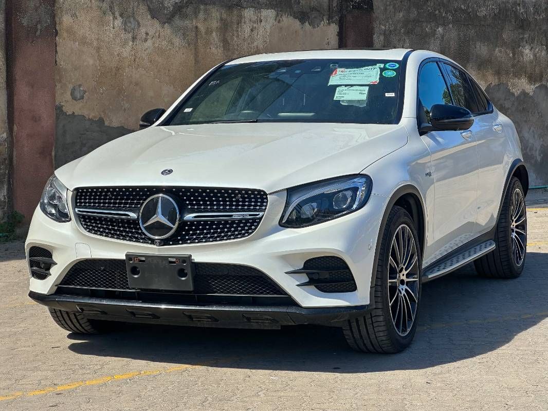 2019 Mercedes-Benz GLC43 in pearl, photo 3 of 12, for sale in Kenya (Ref M19-55223)