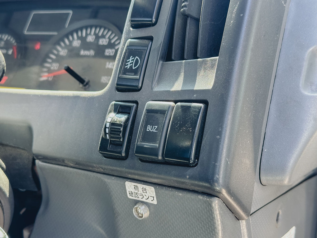 2018 Isuzu Elf