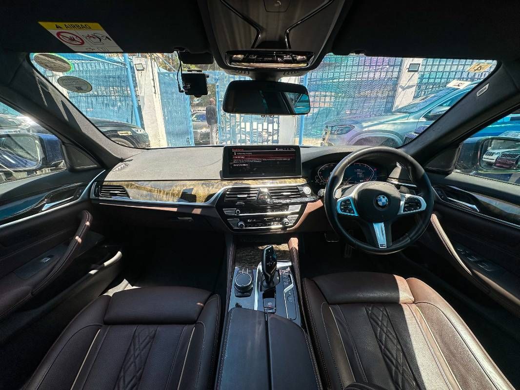 2021 BMW 530i