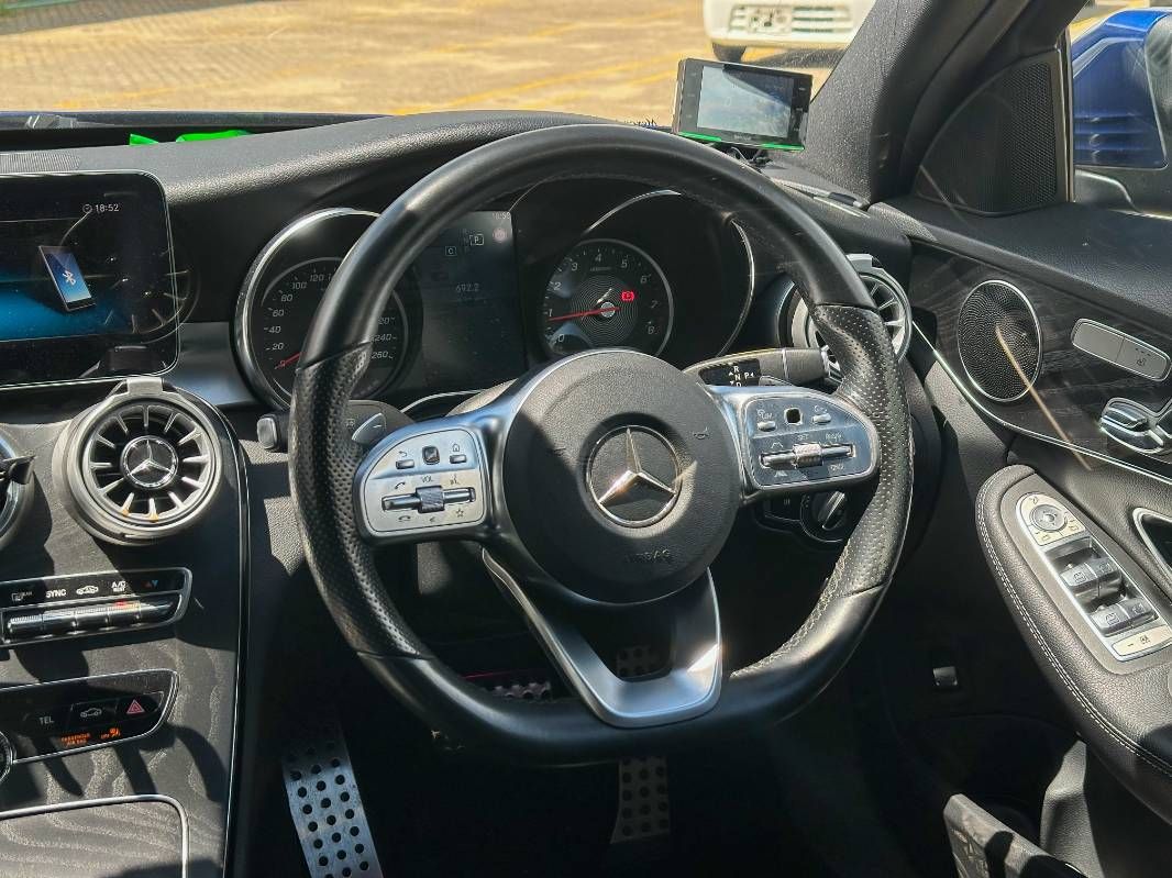 2019 Mercedes-Benz C200 in blue, photo 9 of 12, for sale in Kenya (Ref M19-71394)