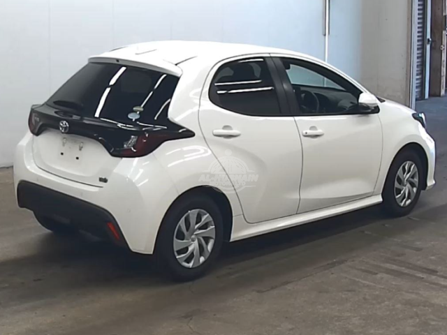 2020 Toyota Yaris in white, photo 4 of 4, for sale in Kenya (Ref T20-10913)