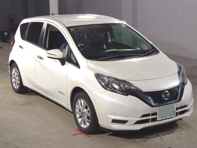 2019 Nissan Note in pearl, photo 1 of 4, for sale in Kenya (Ref N19-32067)