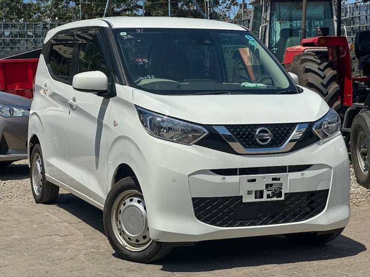 2021 Nissan Dayz in pearl, photo 1 of 12, for sale in Kenya (Ref N21-03177)