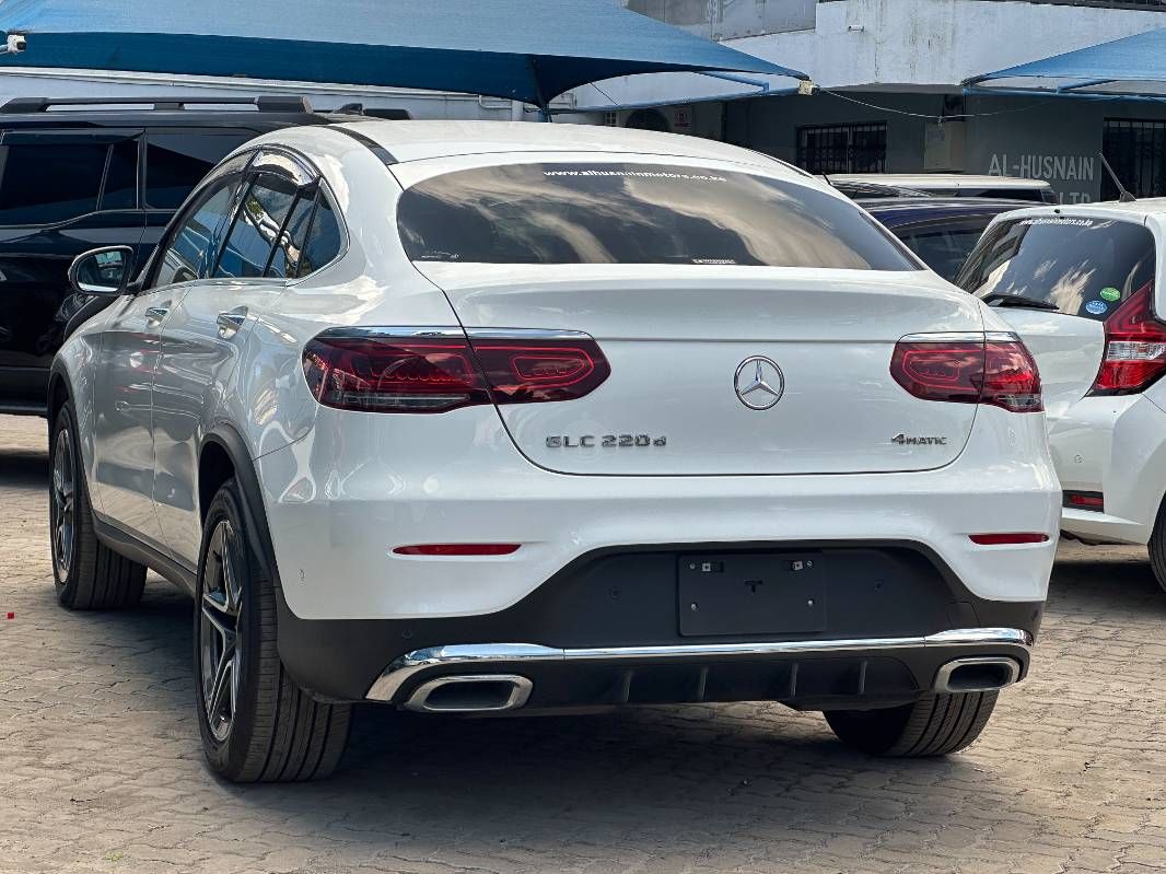 2019 Mercedes-Benz GLC220 in pearl, photo 4 of 13, for sale in Kenya (Ref M19-79525)