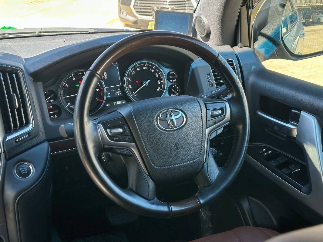 2019 Toyota Land Cruiser