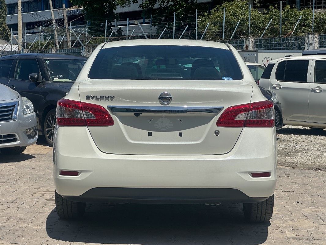 2020 Nissan Sylphy in pearl, photo 5 of 12, for sale in Kenya (Ref N20-51043)