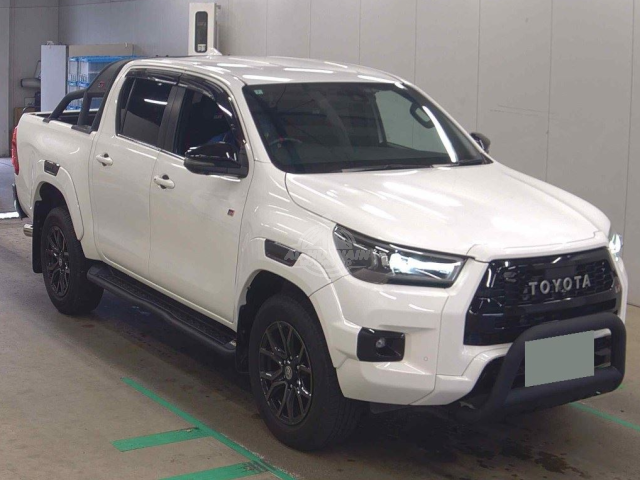 2022 Toyota Hilux in pearl, photo 1 of 4, for sale in Kenya (Ref T22-30457)
