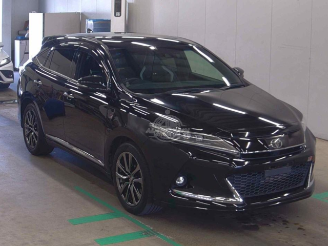 2019 Toyota Harrier in black, photo 1 of 3, for sale in Kenya (Ref T19-05212)