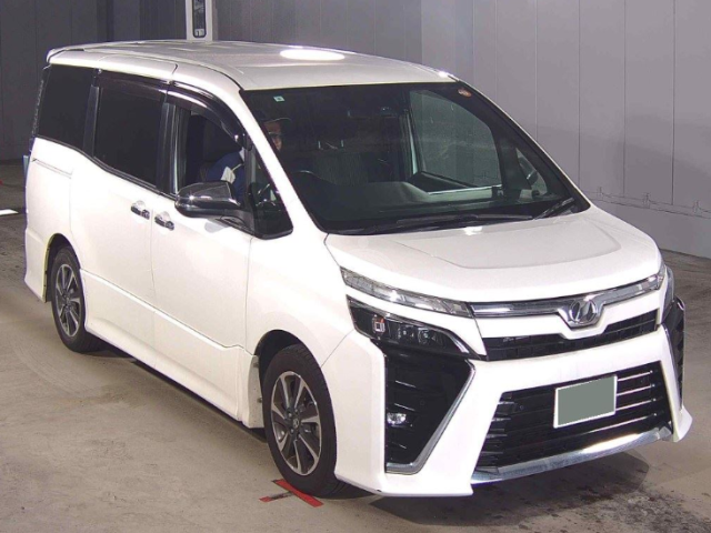 2019 Toyota Voxy in pearl, photo 1 of 4, for sale in Kenya (Ref T19-56182)