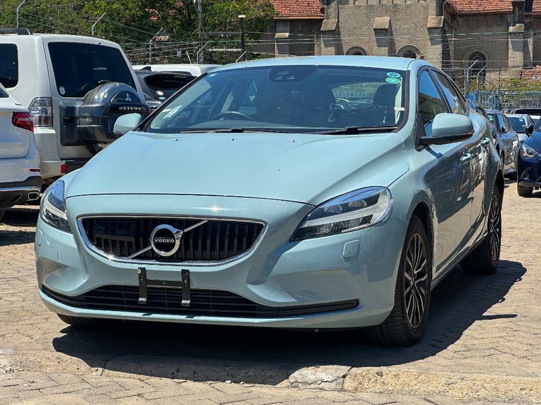 2019 Volvo V40