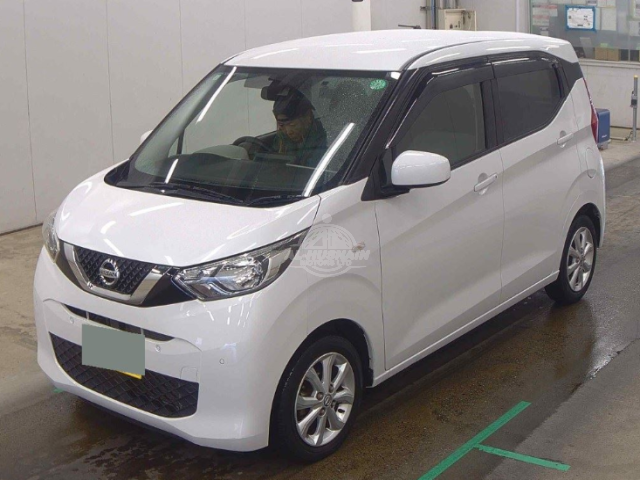 2019 Nissan Dayz in pearl, photo 1 of 4, for sale in Kenya (Ref N19-13374)