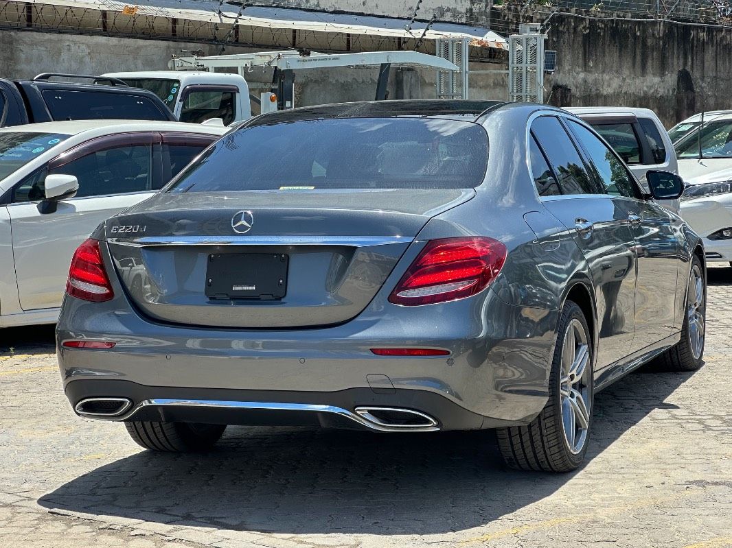 2019 Mercedes-Benz E220
