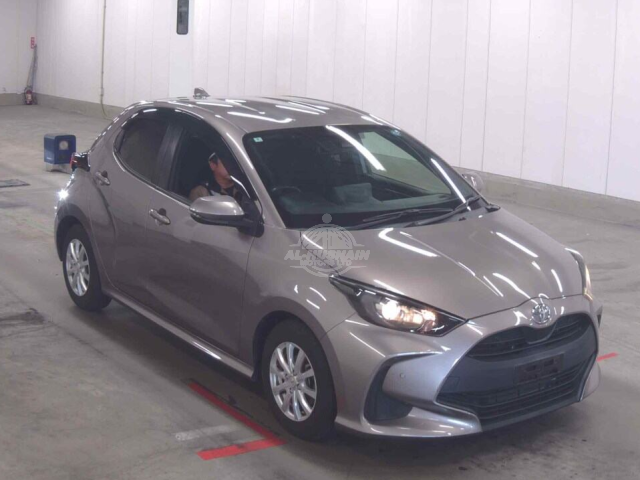 2020 Toyota Yaris in grey, photo 1 of 3, for sale in Kenya (Ref T20-07283)