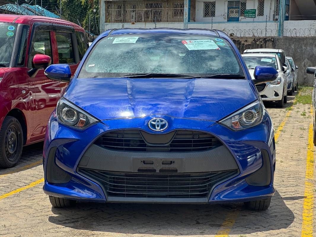 2021 Toyota Yaris in blue, photo 2 of 12, for sale in Kenya (Ref T21-74203)