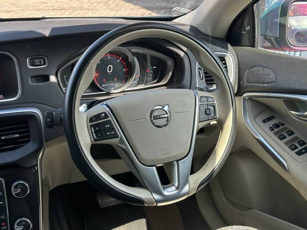2019 Volvo V40