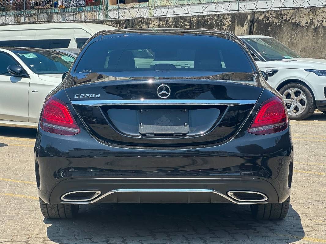 2019 Mercedes-Benz C220 in black, photo 5 of 13, for sale in Kenya (Ref M19-37069)