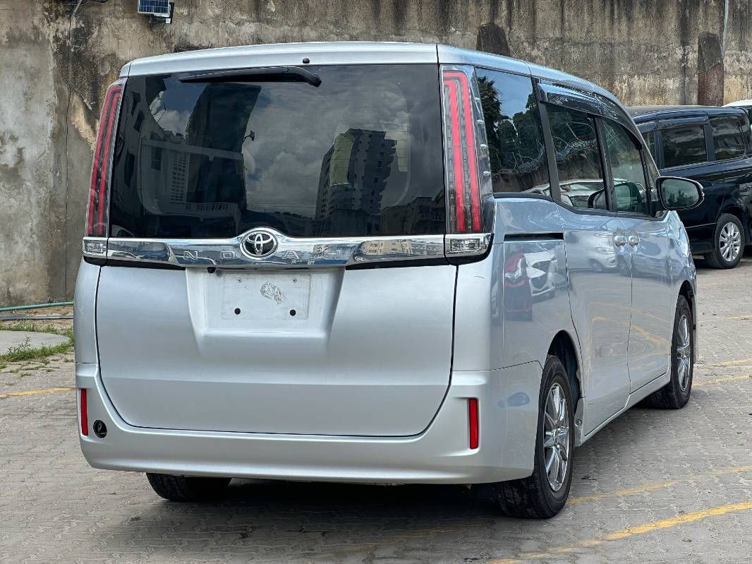 2019 Toyota Noah
