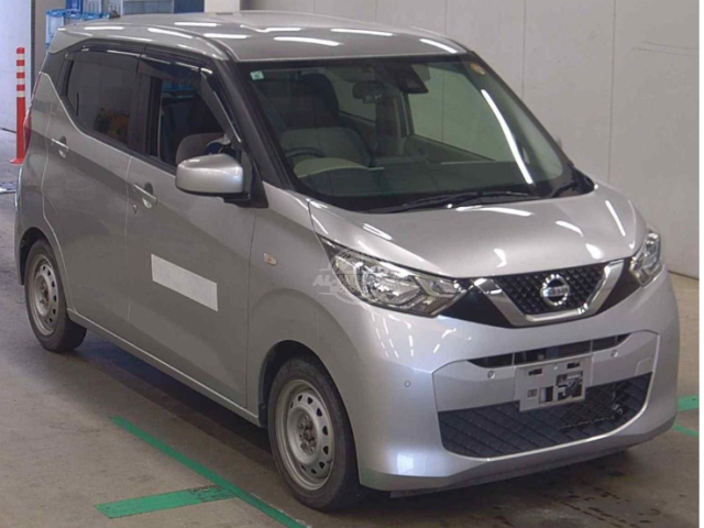 2019 Nissan Dayz in silver, photo 1 of 3, for sale in Kenya (Ref N19-03398)