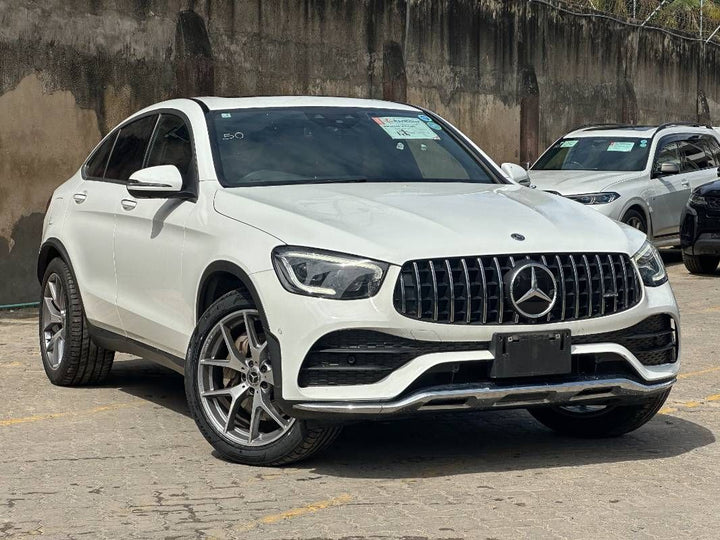 2021 Mercedes-Benz GLC300 in pearl, photo 2 of 14, for sale in Kenya (Ref M21-44329)
