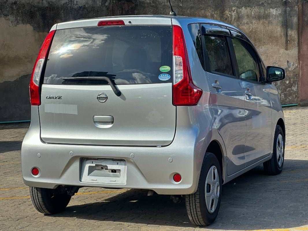 2019 Nissan Dayz in silver, photo 6 of 12, for sale in Kenya (Ref N19-47041)
