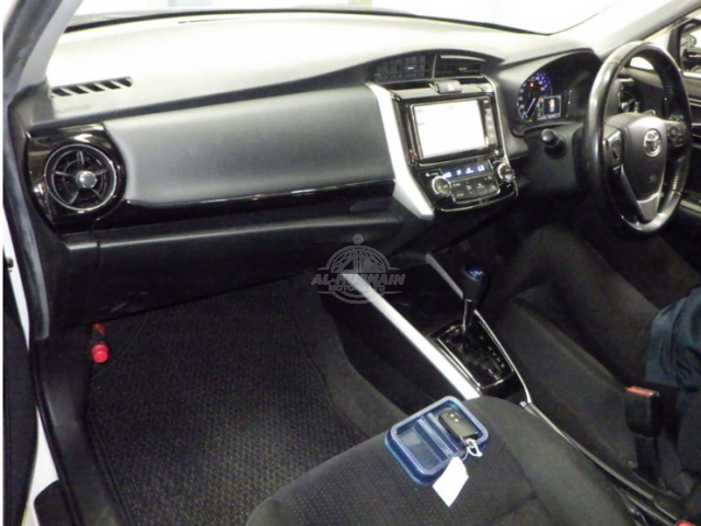 2019 Toyota Fielder in pearl, photo 2 of 3, for sale in Kenya (Ref T19-24502)