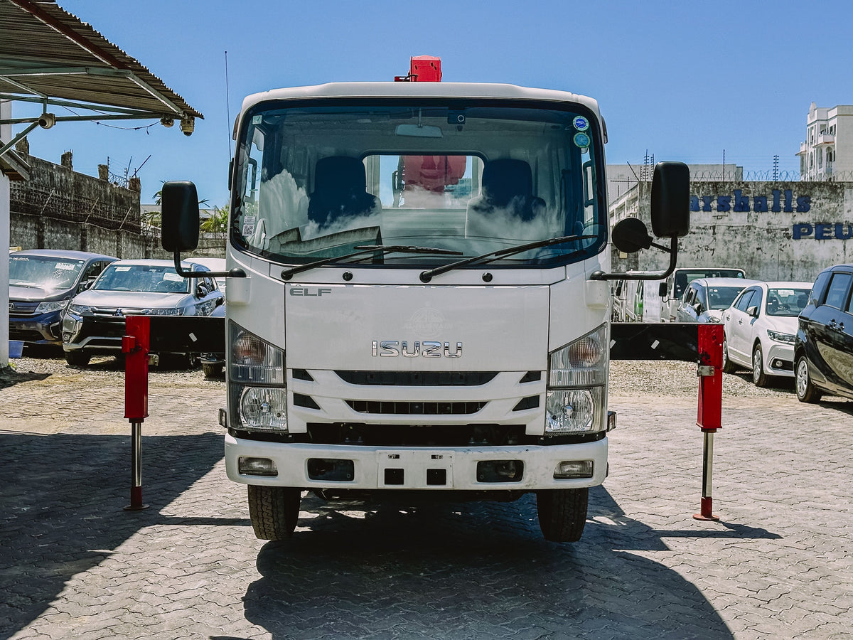 2018 Isuzu Elf