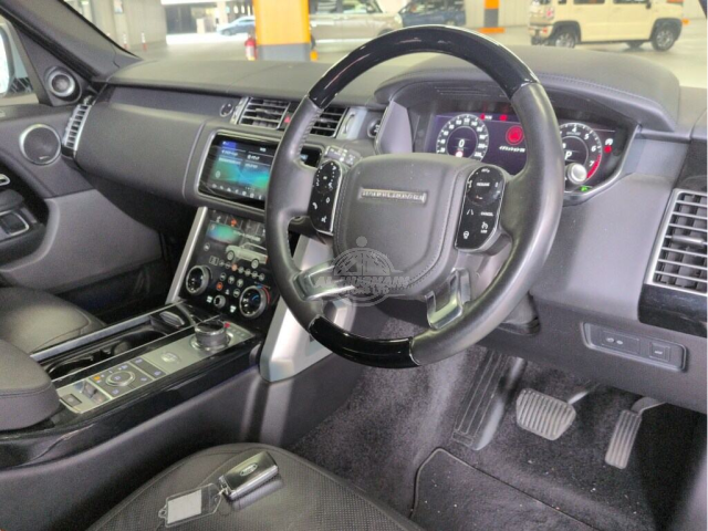 2019 Land Rover Range Rover in pearl, photo 2 of 3, for sale in Kenya (Ref L19-57018)