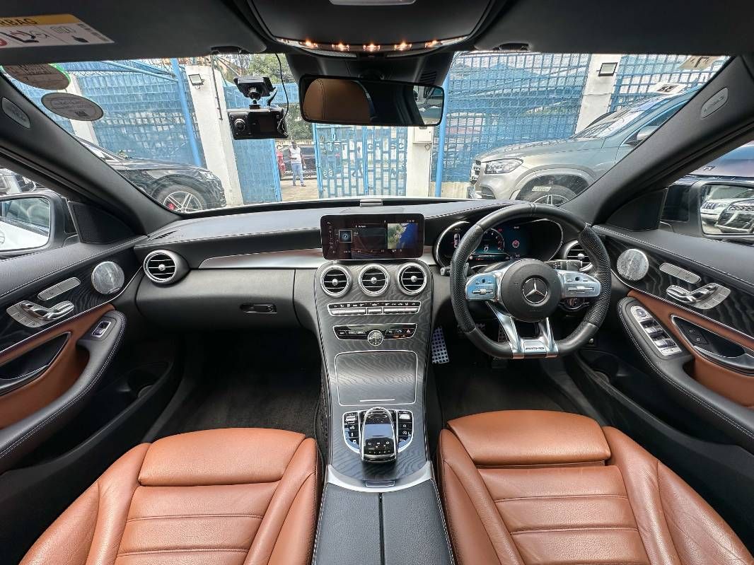 2019 Mercedes-Benz C43 in pearl, photo 6 of 10, for sale in Kenya (Ref M19-77855)