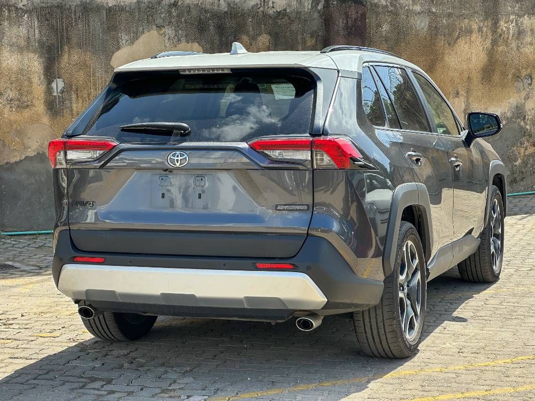 2019 Toyota RAV4 in grey, photo 6 of 12, for sale in Kenya (Ref T19-03561)