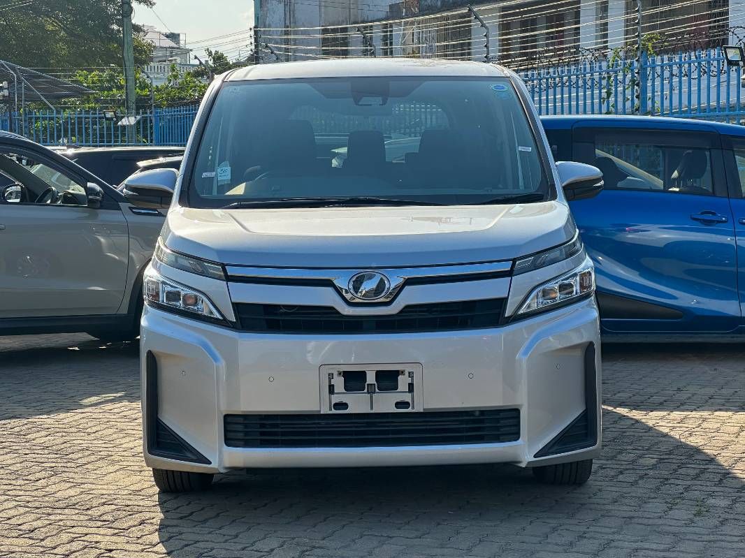 2020 Toyota Voxy