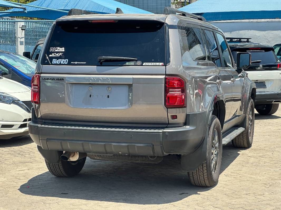 2024 Toyota Landcruiser 250 in bronz, photo 6 of 13, for sale in Kenya (Ref T24-19065)